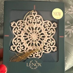 Lenox 1998 Cream and Gold Snowflake Ornament